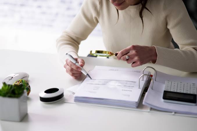 Wholesale of goods on a fee or contract basis